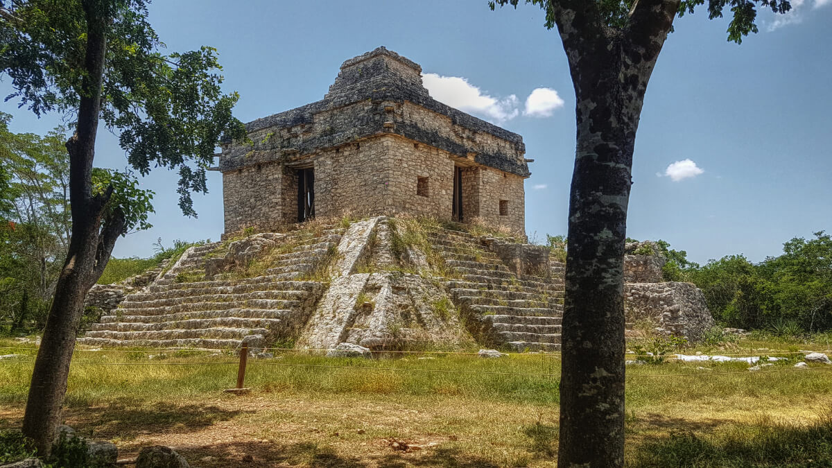 Temple Of The Seven Dolls In Dzibilchaltun From The Side