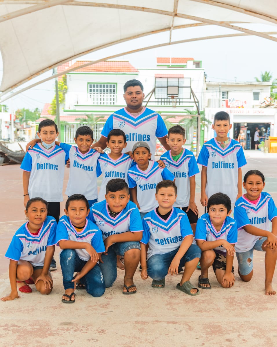 Fundación Pedro y Elena Hdez. y Palmar Spritz Anotan un Gol por la juventud en El Cuyo, Yucatán