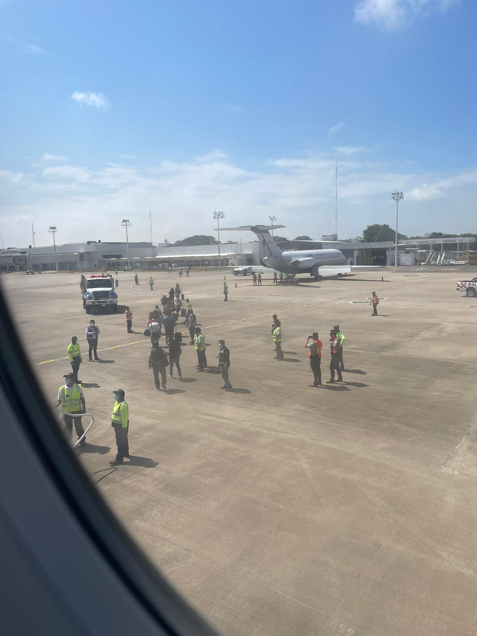 Se incendia turbina de avión en aeropuerto de Villahermosa
