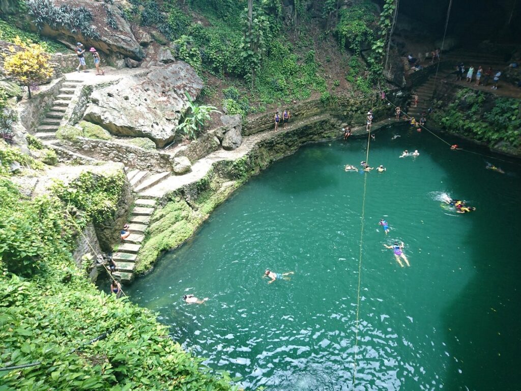 Conoce la trágica leyenda que alberga el cenote zací, en valladolid, yucatán la revista del sureste mx Cenote Zaci