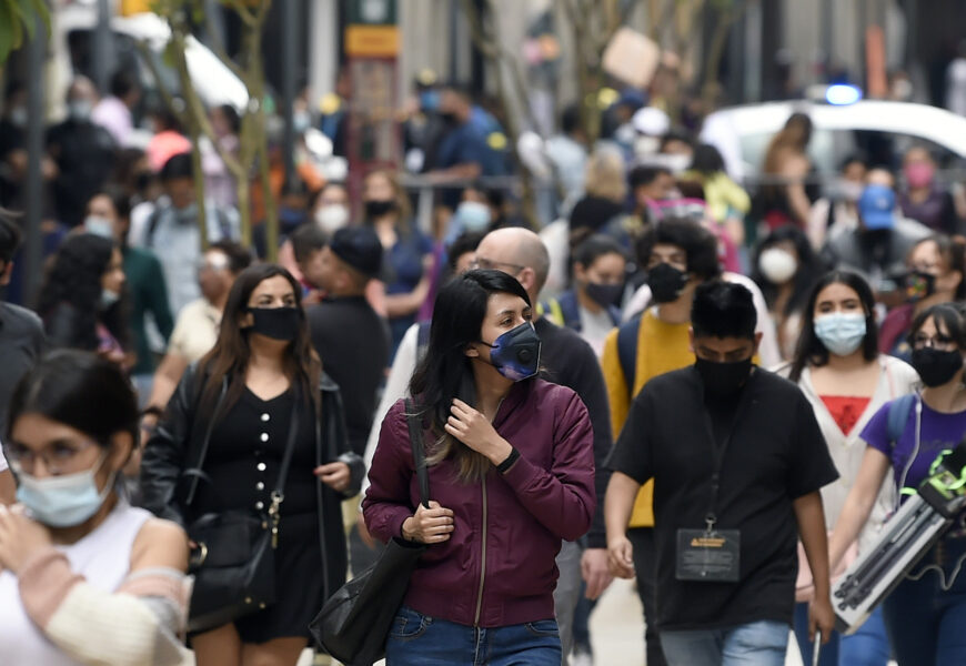 COVID-19: Quinta ola de contagios llega a México