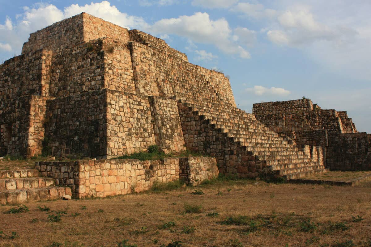 Oxkintok Yucatan Un Poco De Historia 1200X800 1