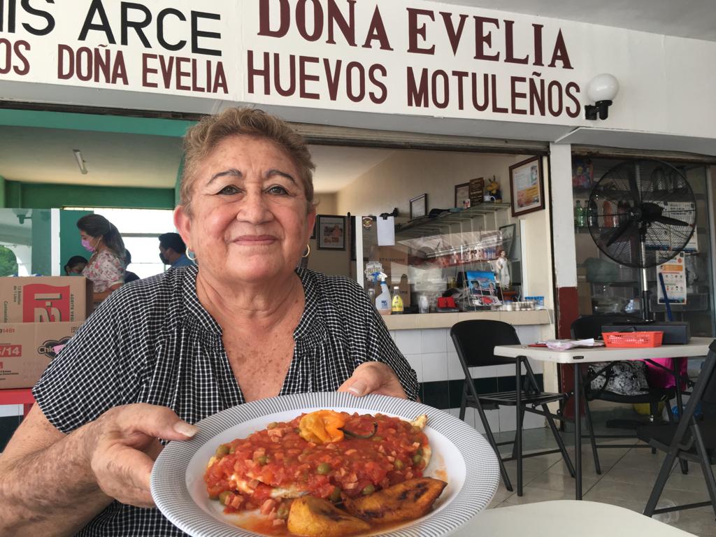 Pm 3 Byn 3Cols Huevosmotuleños3
