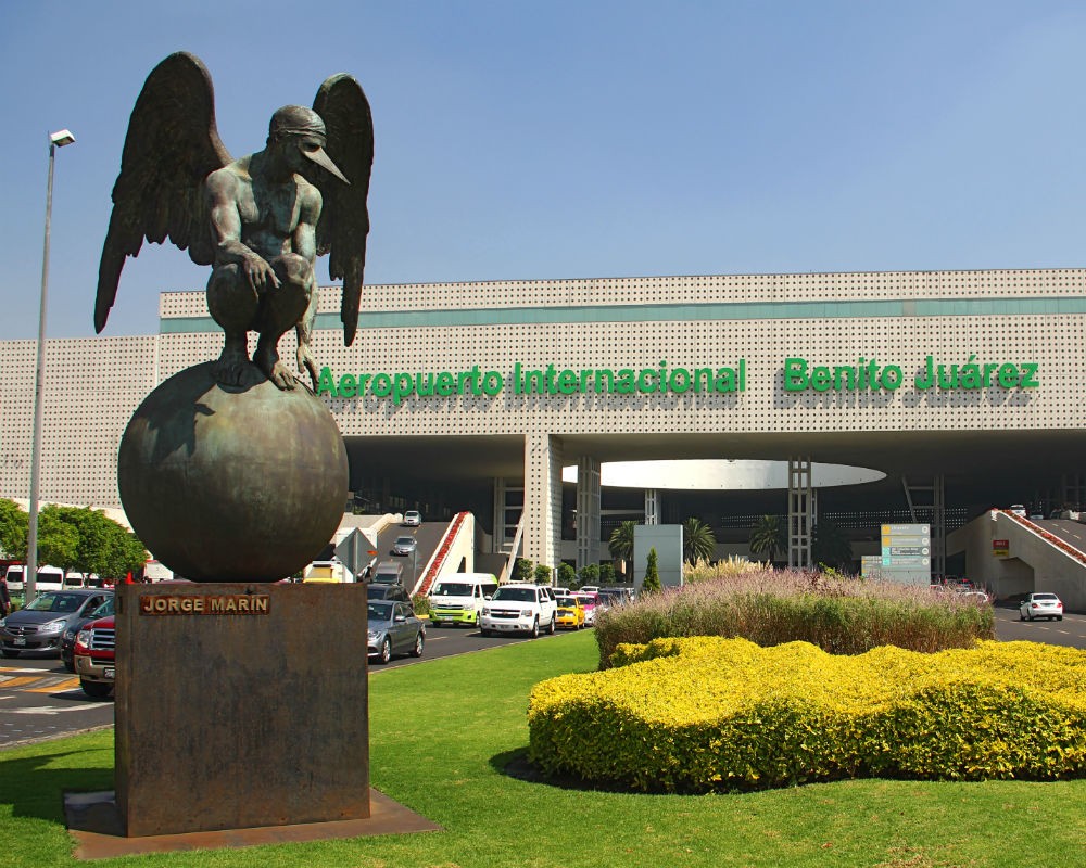 AICM prohíbe que operen taxis de apps como Uber y DiDi