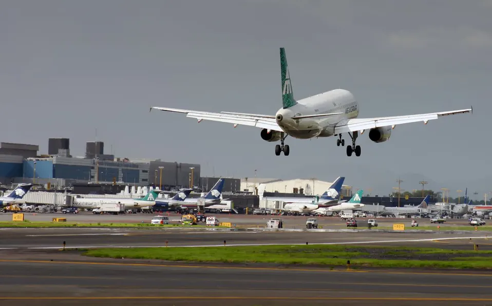 Airbus Aterriza Aeropuerto Ciudad Mexico 1