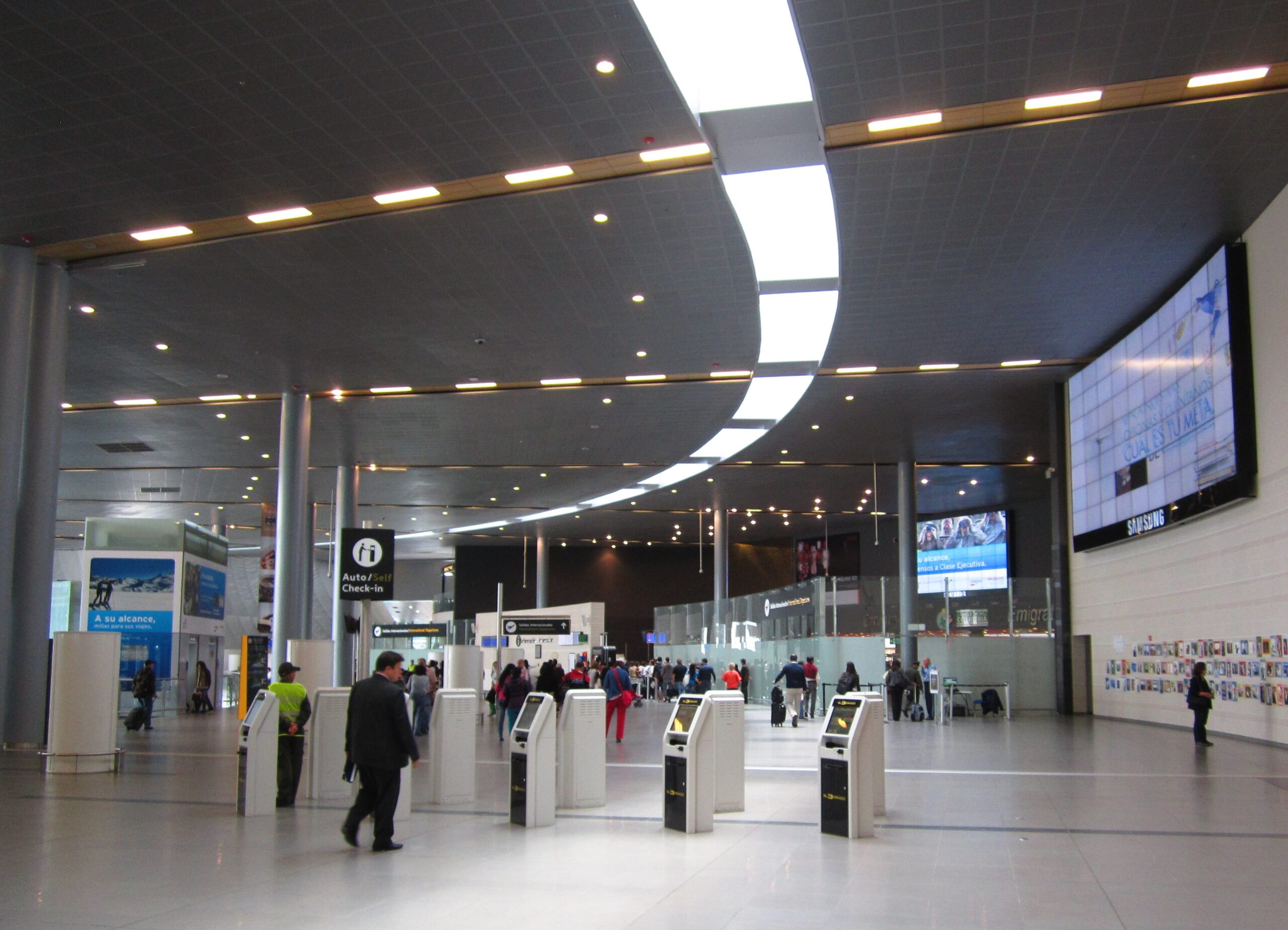 ¿Qué es el impuesto TUA (tarifa de uso aeroportuario)?
