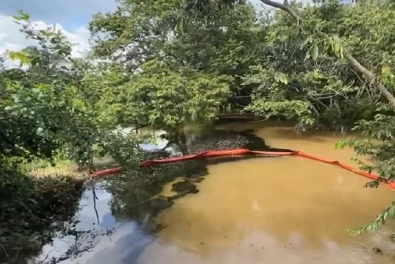 Derrame de petróleo de pemex contamina ríos y deja sin agua a miles de tabasqueños la revista del sureste mx Foto Crudo