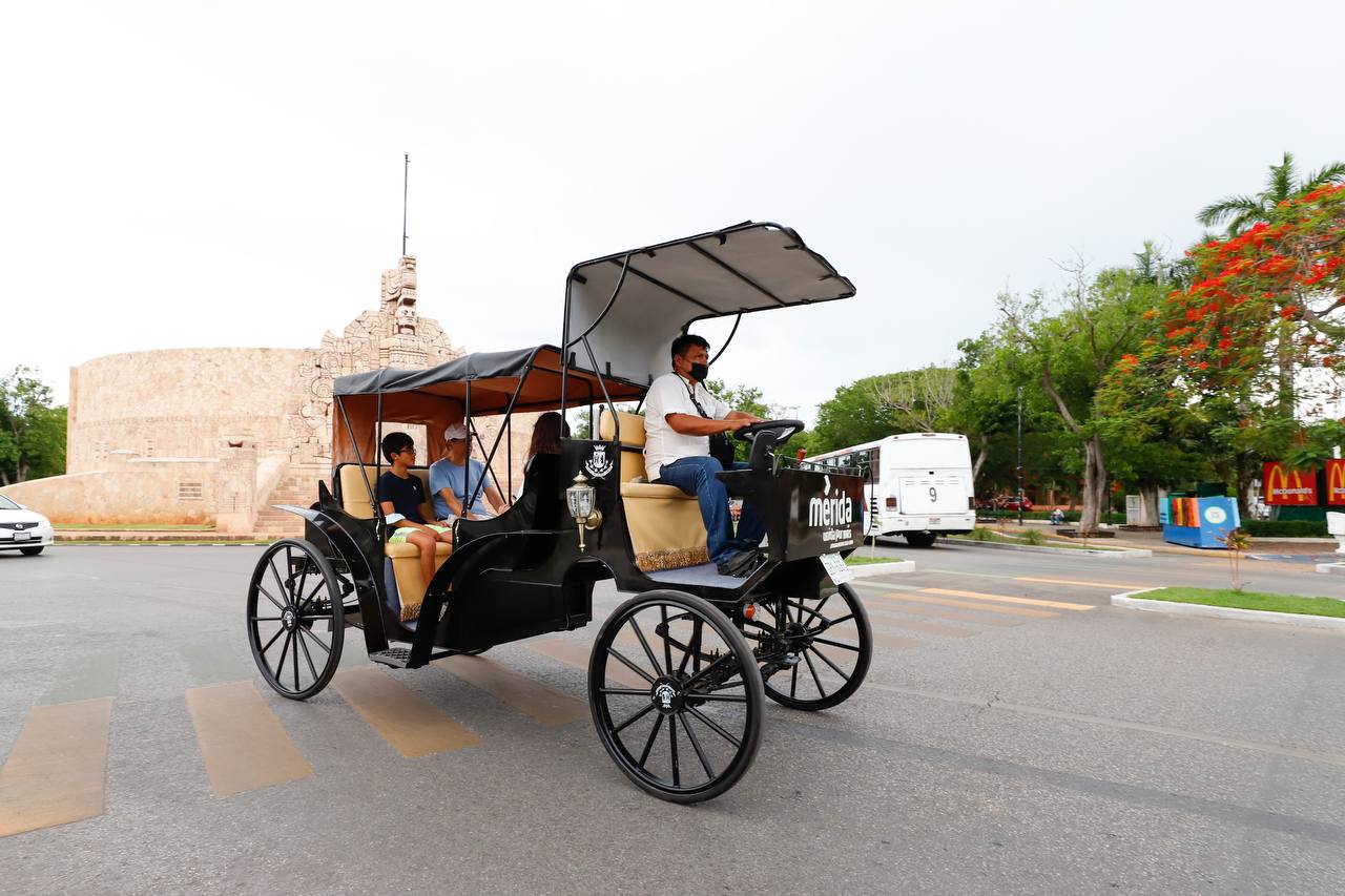 Calesas eléctricas, el nuevo atractivo turístico de movilidad en mérida la revista del sureste mx 2022 07 09 At 6.34.26 Pm Ac00645D