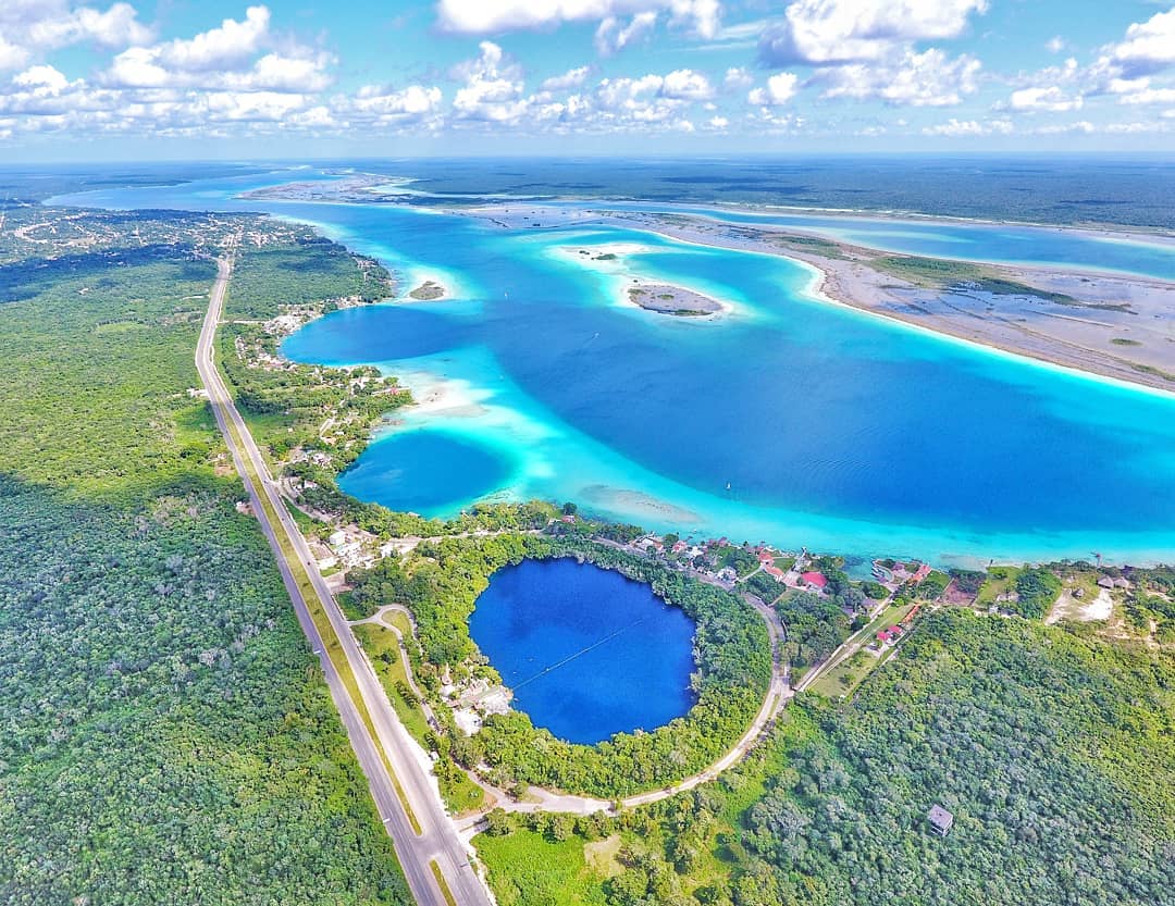 Bacalar, un pueblo mágico con una laguna mágica