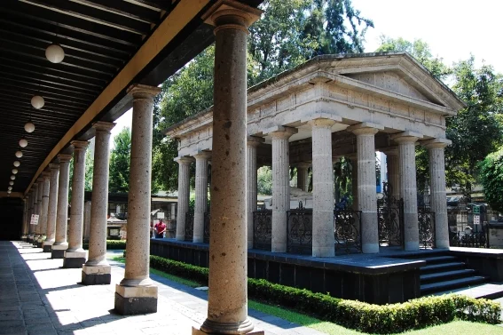 Monjas y otros fantasmas en los museos de cdmx la revista del sureste mx Panteon San Fernando