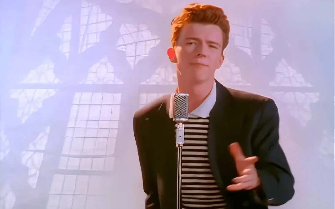¡fuimos rickrolleados! Rick astley recrea “never gonna give you up” 35 años después y tienen que verlo la revista del sureste mx Rick Astley Never Gonna Give You Up