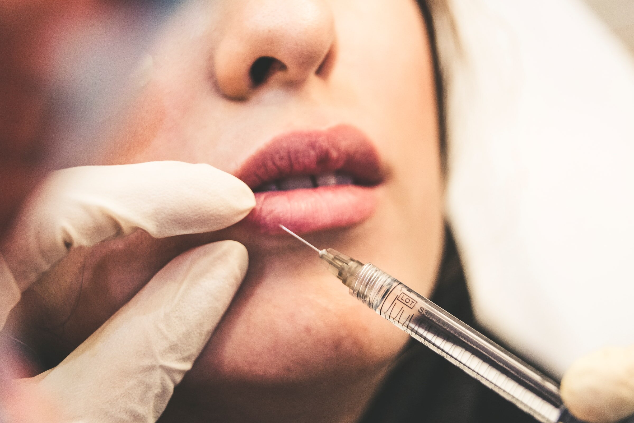 Alerta salud sobre clínicas ilegales de medicina estética la revista del sureste mx Aestheticprocedure Bysammoqadam Unsplash