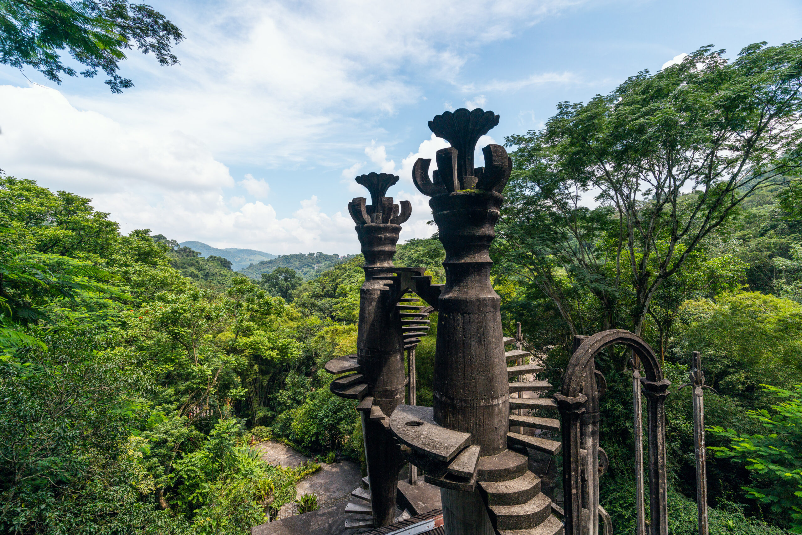 Copia De Edward James Xilitla High 5 Scaled