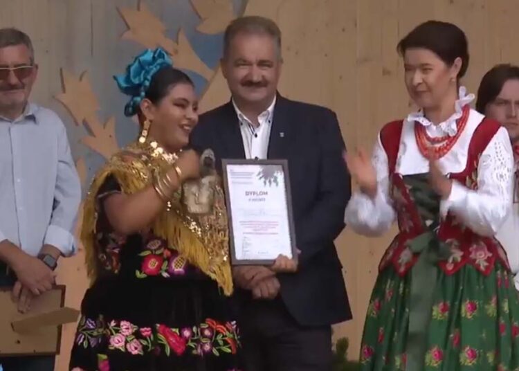 Nylzher flores, la cantante oaxaqueña que triunfó en el festival internacional de las montañas en polonia la revista del sureste mx Nylzher Cantante Oaxaquena Gana Concurso En Polonia 750X536 1