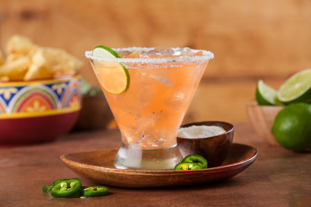 Coctel Con Mezcal Tamarindo Y Chile Serrano 1