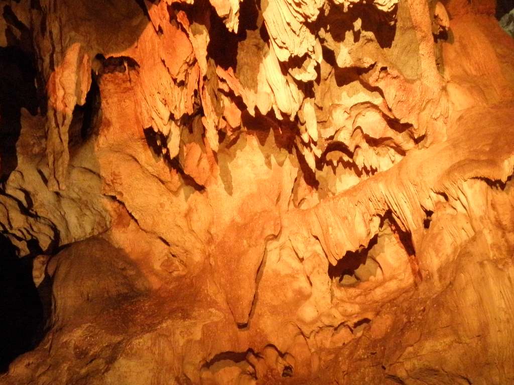 grutas de xtacumbilxunaan estalagmitas