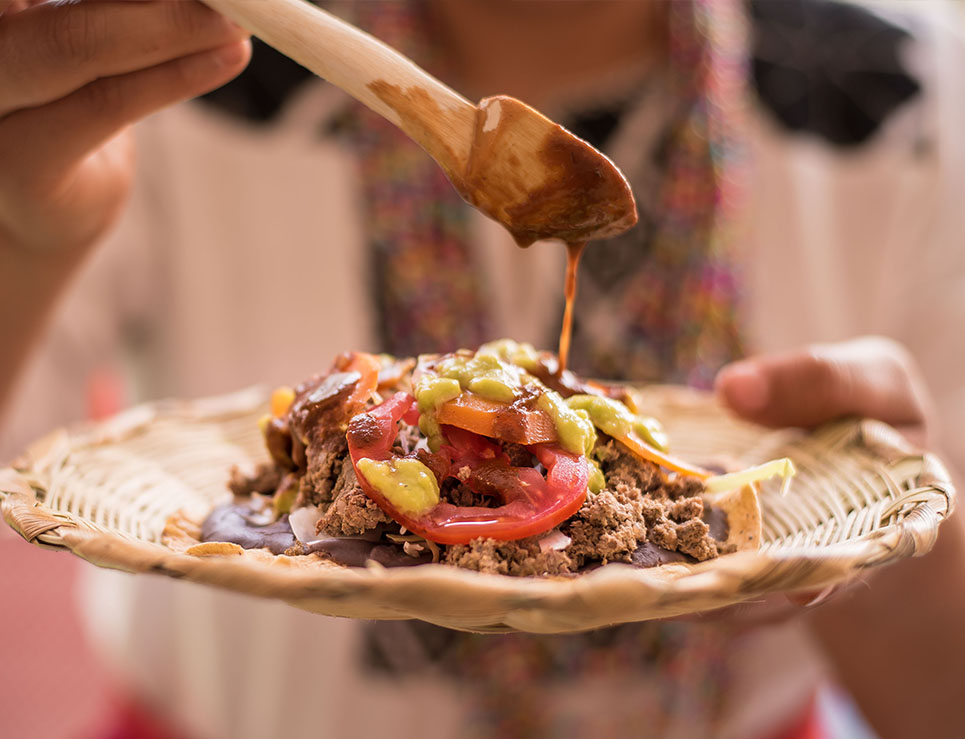 Las muxes se abren paso a la cocina tradicional oaxaqueña