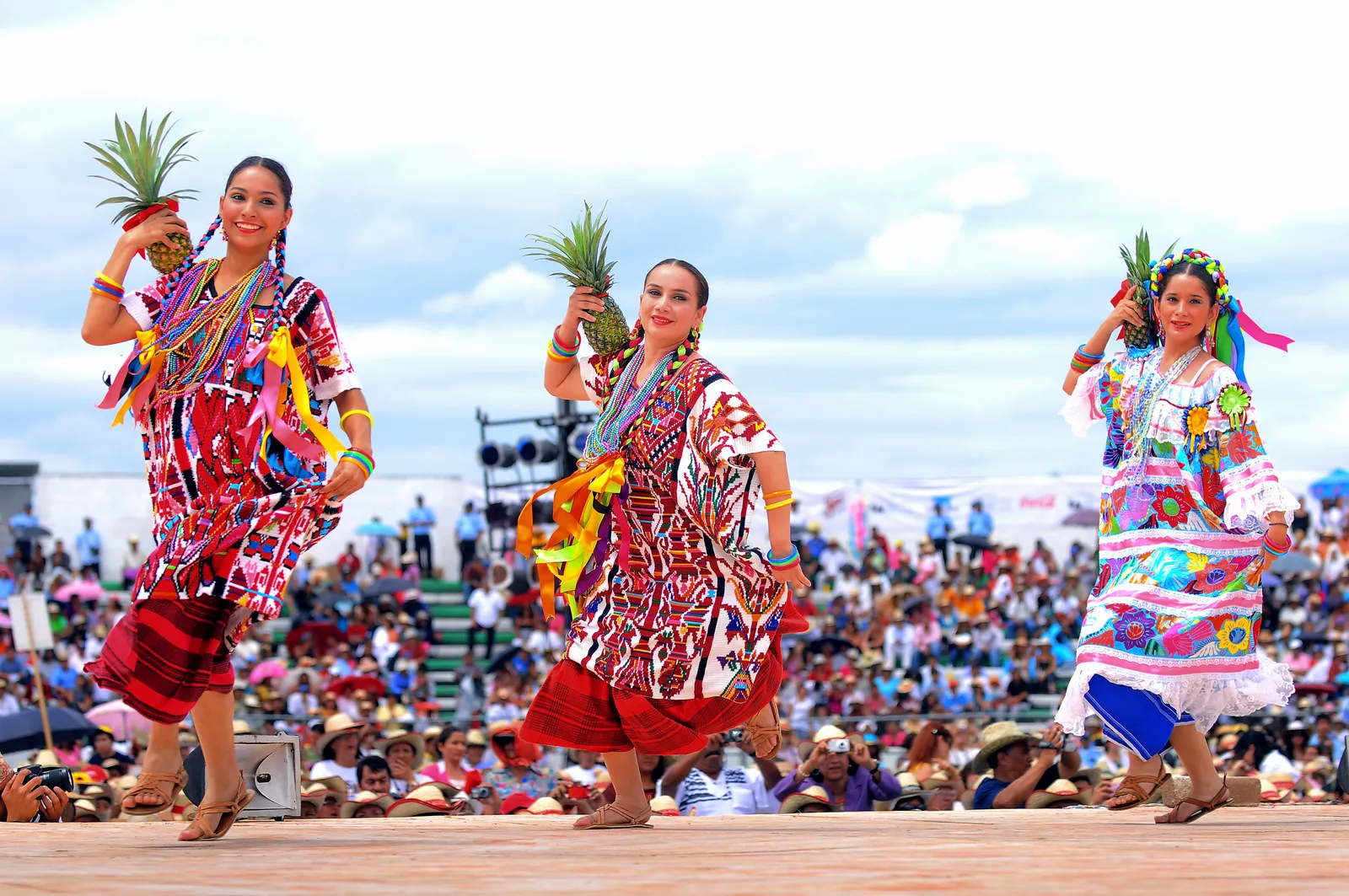 Llega la guelaguetza a tierras michoacanas la revista del sureste mx Gettyimages 102998837