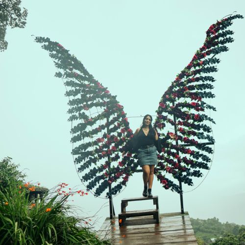 Mirador de las rosas en hobbitenango, un destino para tomar fotografías entre el bosque la revista del sureste mx Mirador De Las Rosas En Hobbitenango