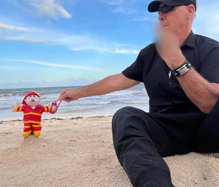 Guitarrista de Rammstein disfruta de sus vacaciones en Oaxaca