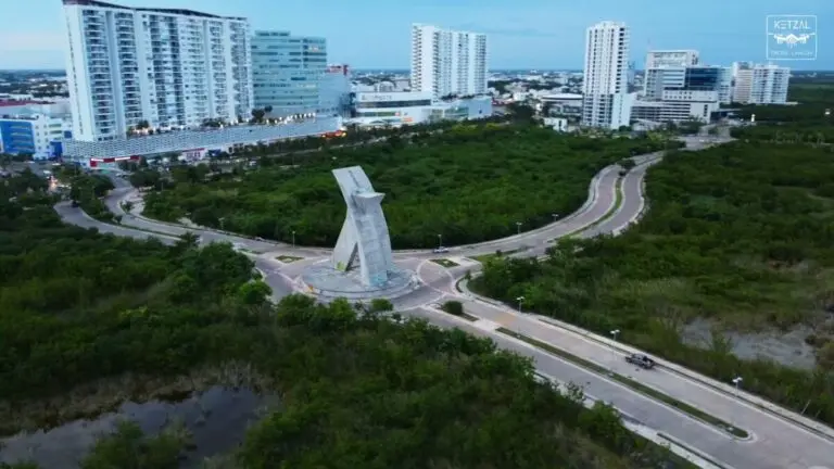Malecon Cancun