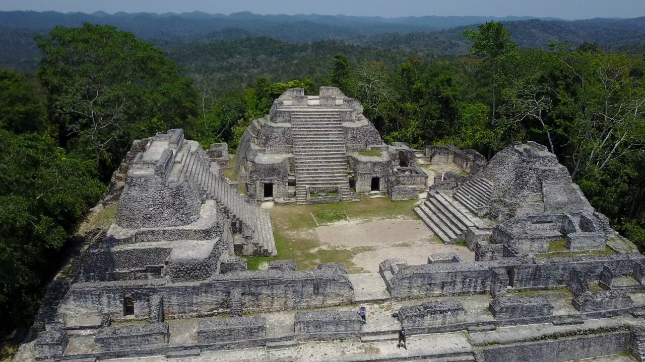 Conoce los arrecifes y las antiguas ruinas mayas en Belice