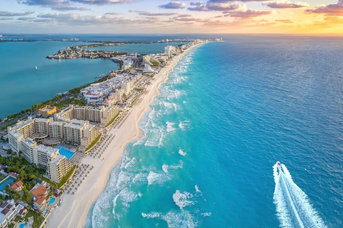 Cancun Visitors Guide Feature