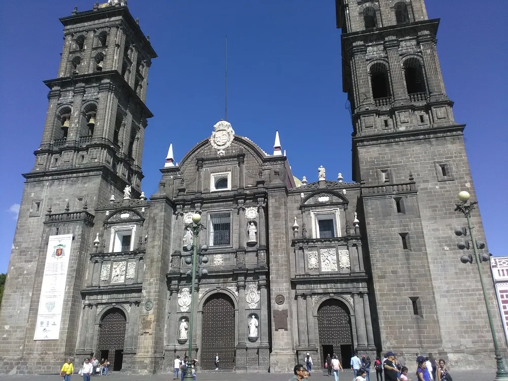 A La Sombra De La Catedral 1