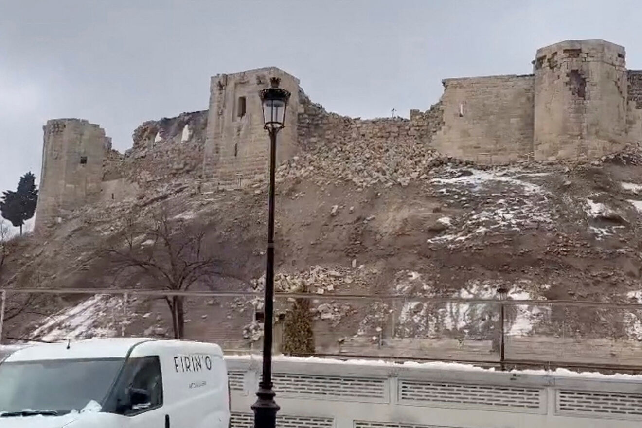 Terremoto en turquía destruye castillo de 2 mil años de antigüedad la revista del sureste mx 16757021178966