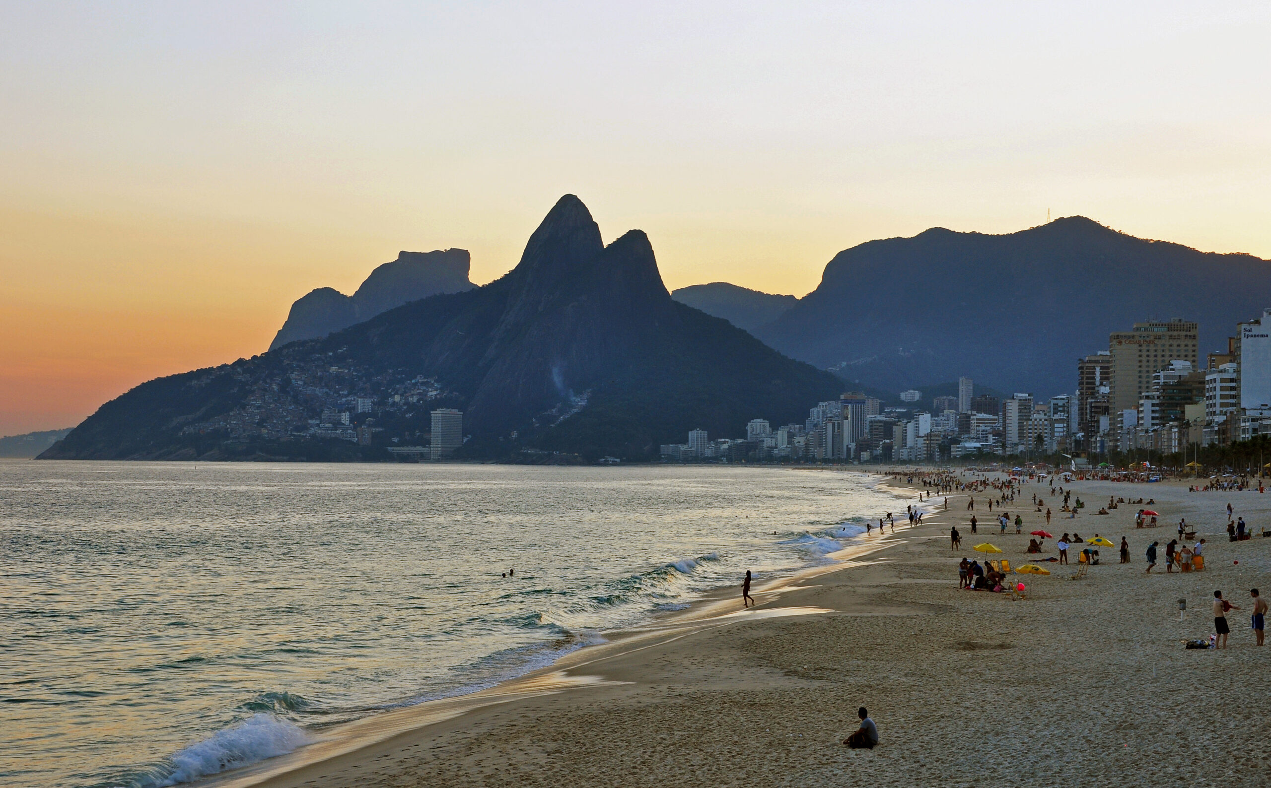 Celebra el día del soltero en estas hermosas playas Hay playas que son excelentes para celebrar el Día del Soltero, pues en ellas encontrarás actividades, lugares y atractivos naturales, que son atributos que van a la perfección con las personas que acostumbran viajar solos.   https://larevistadelsureste.com