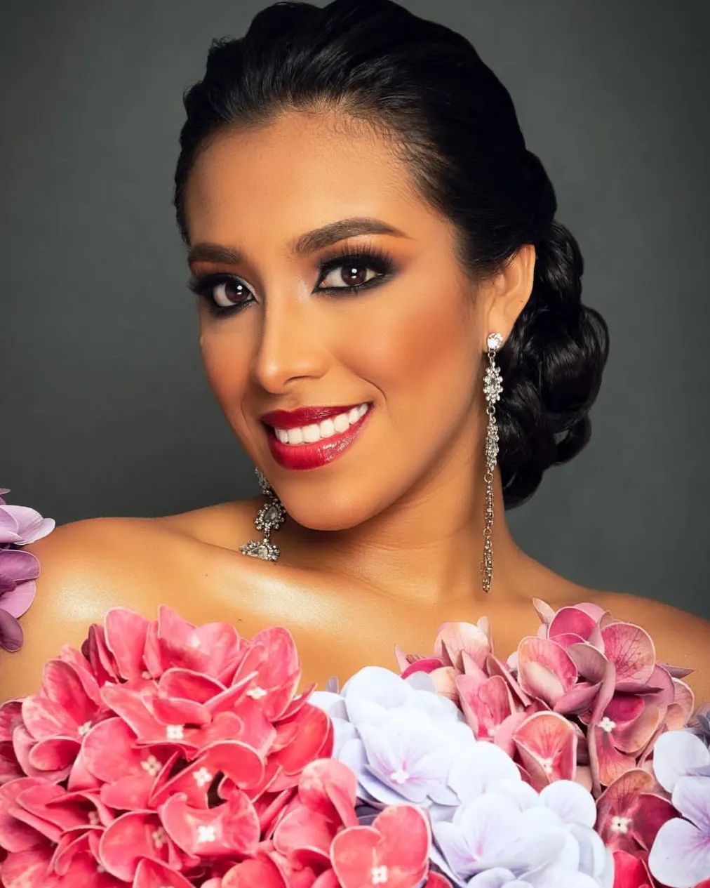 Feria Tabasco 2023: Fryda Sofia Jiménez Salvador será la embajadora de Balancán ¡Conócela! Balancán ya tiene a su bella representante para esta nueva edición de la Flor Tabasco 2023 y se trata de la hermosa joven, Fryda Sofia Jiménez Salvador, la cual, tras recibir la banda, será nombrada la nueva embajadora de su demarcación. https://larevistadelsureste.com