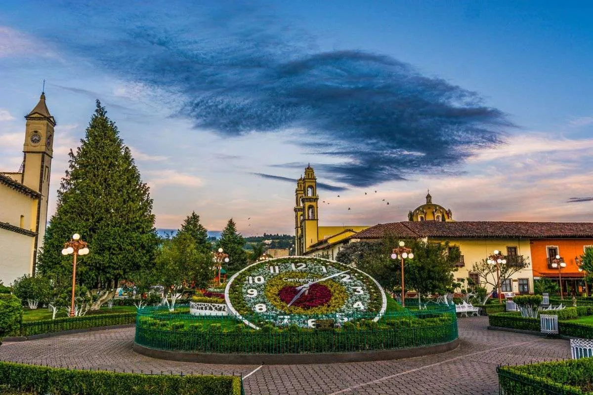 Descubre estos pueblos mágicos que puedes recorrer en un día para este san valentín la revista del sureste mx Zacatlan De Las Manzanas Pueblo Magico