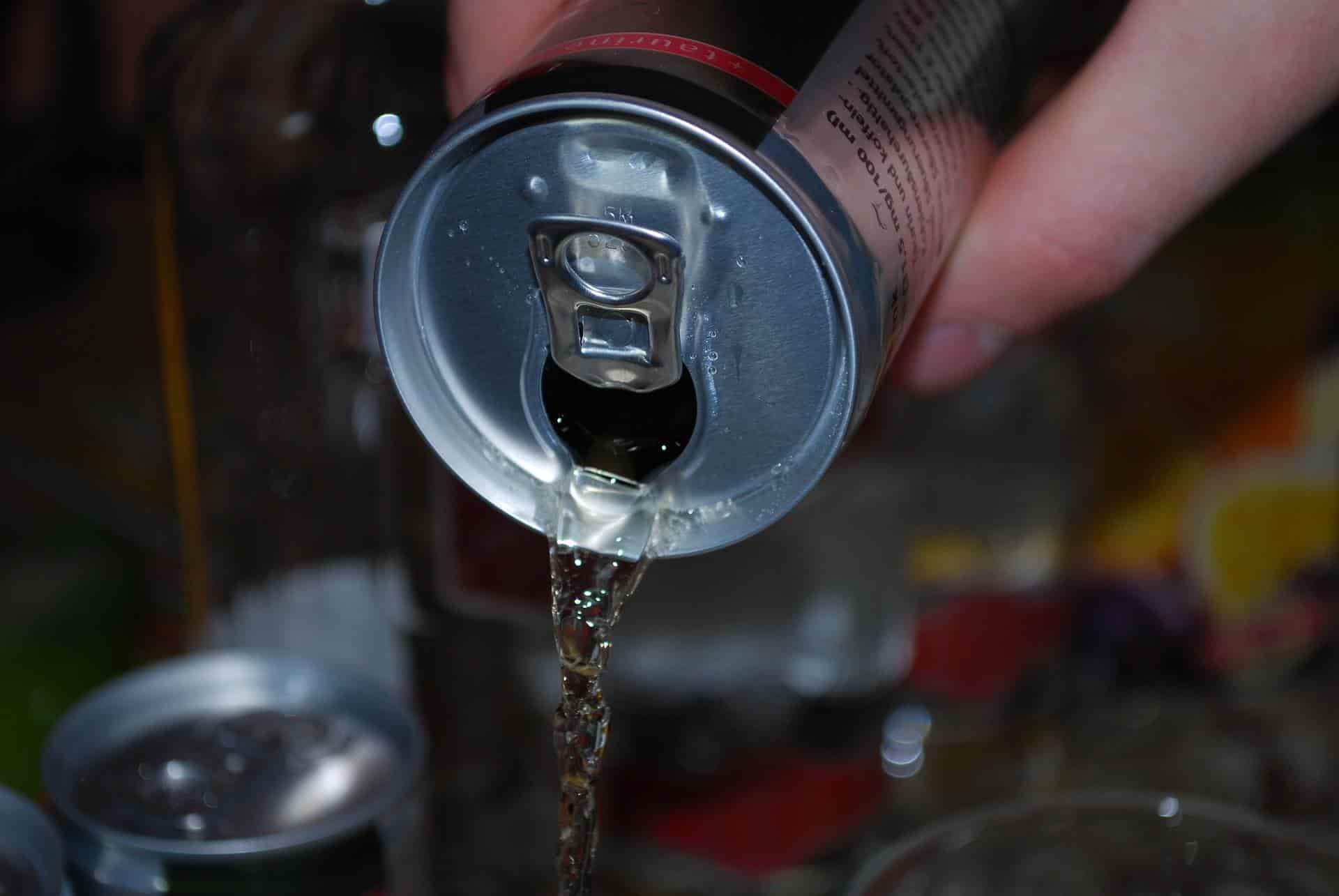 Estas son las 4 bebidas energéticas con más azúcar, según Profeco