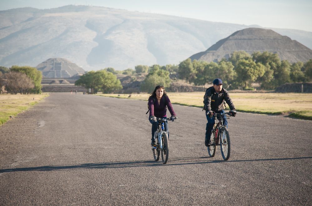 Recorrido En Bicicleta Teotihuacan Shutterstock 1023797911