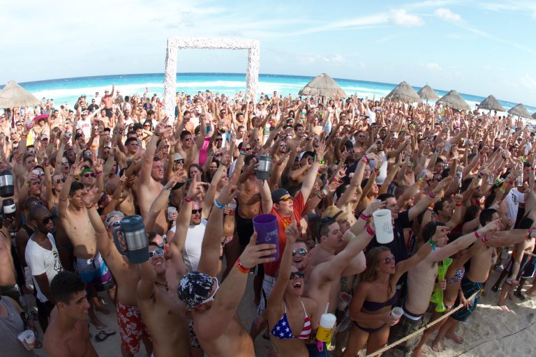 Spring Breakers Cancun
