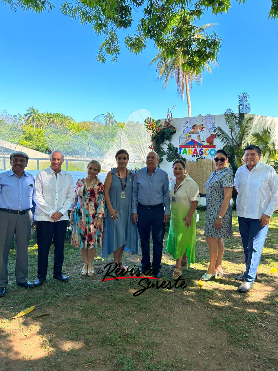 Asisten personalidades y padres de familia de las representantes a la presentación a medios la revista del sureste mx 7