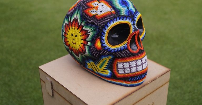 ¡hecho por manos mexicanas! Conoce las artesanías más representativas del país la revista del sureste mx Arte Huichol