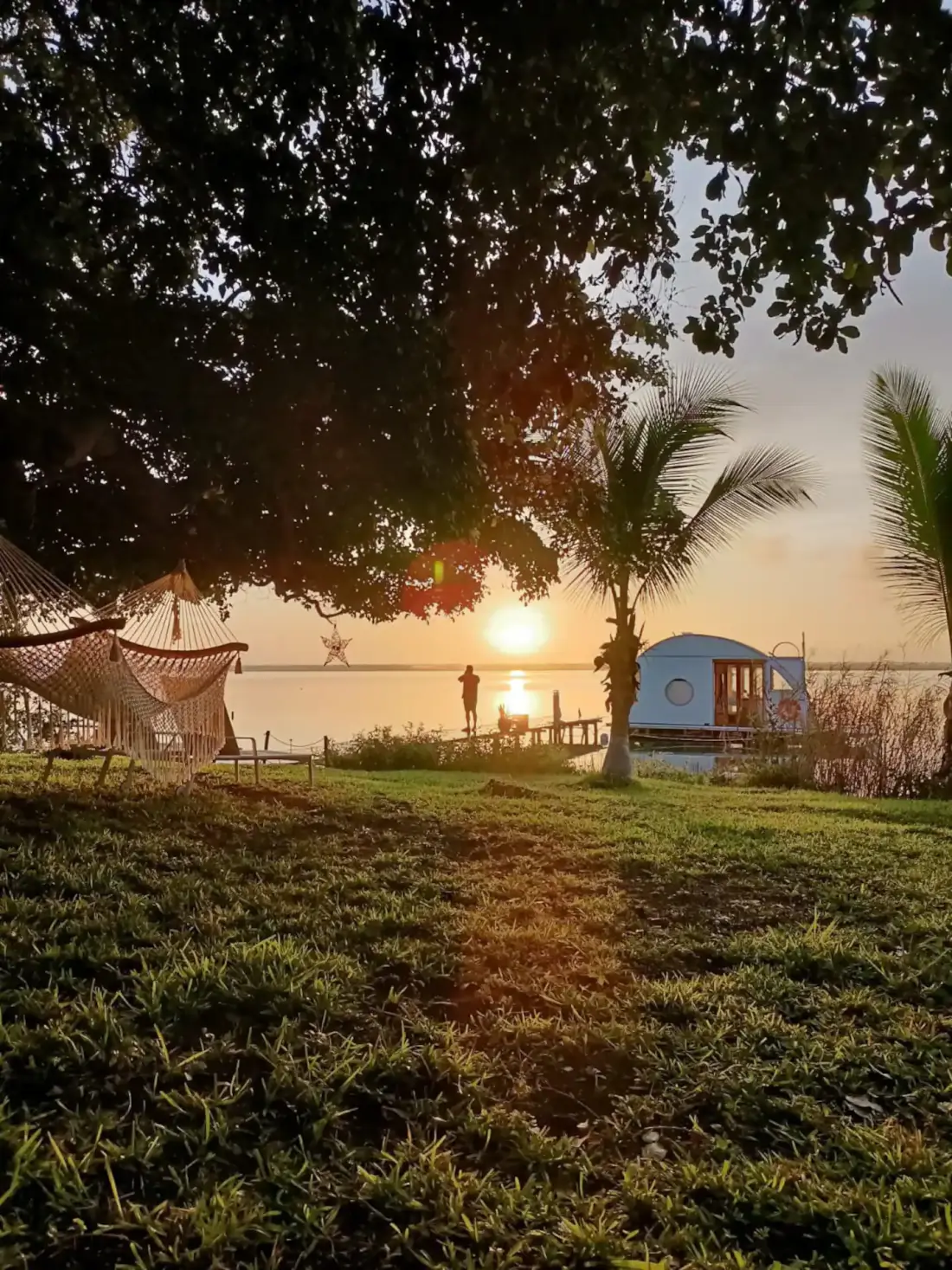 Conoce la casa flotante en bacalar la revista del sureste mx Casa Flotante En Bacalar