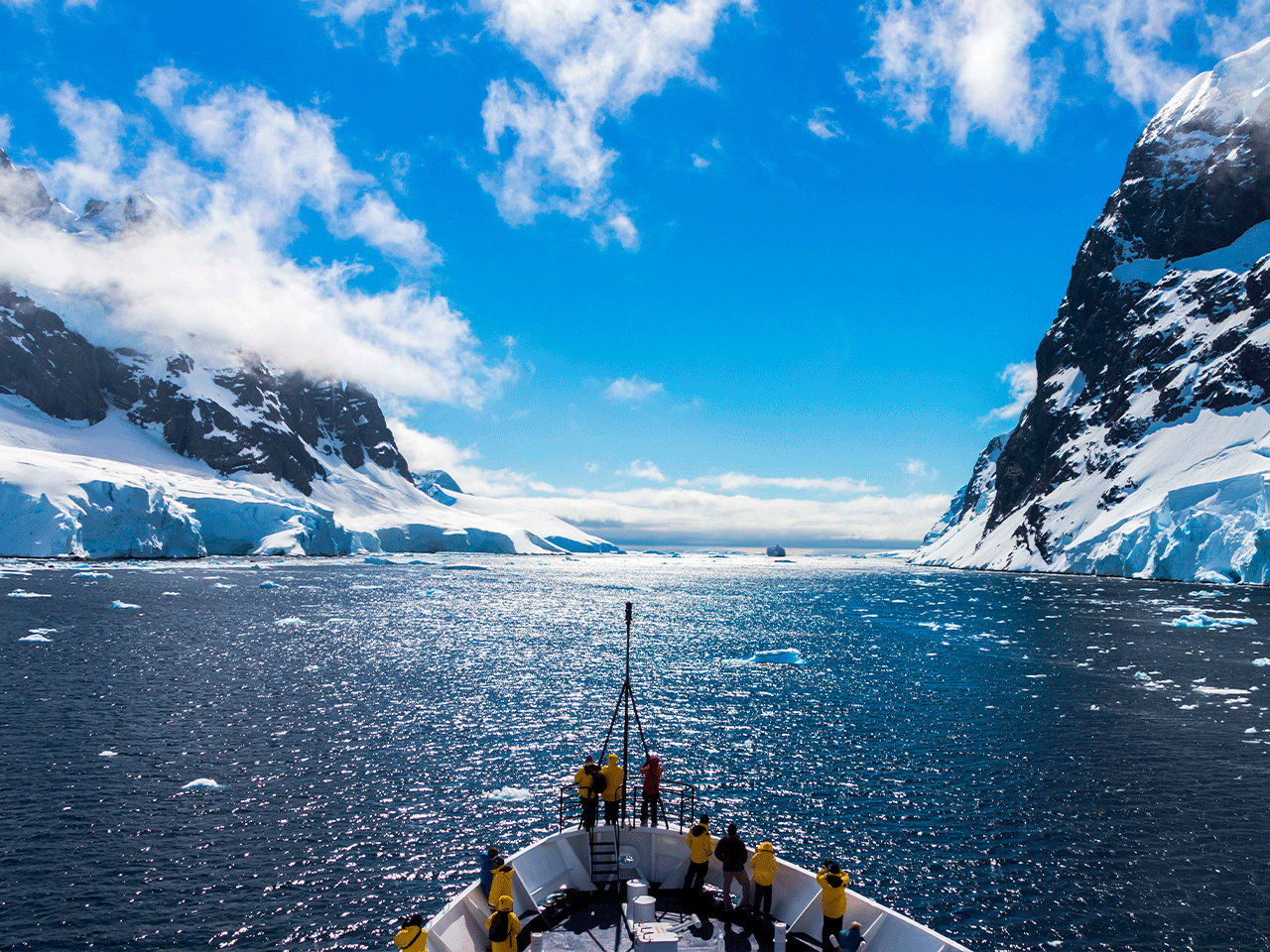 Lugares en el mundo con riesgo a desaparecer que aún puedes visitar En el mundo hay destinos, los cuales son bastante populares debido a lo bello que es su naturaleza y lo demás que puedes encontrar en sus alrededores.  https://larevistadelsureste.com