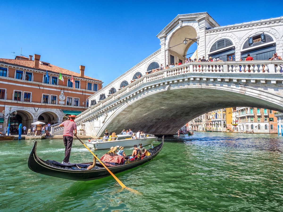 Lugares en el mundo con riesgo a desaparecer que aún puedes visitar En el mundo hay destinos, los cuales son bastante populares debido a lo bello que es su naturaleza y lo demás que puedes encontrar en sus alrededores.  https://larevistadelsureste.com
