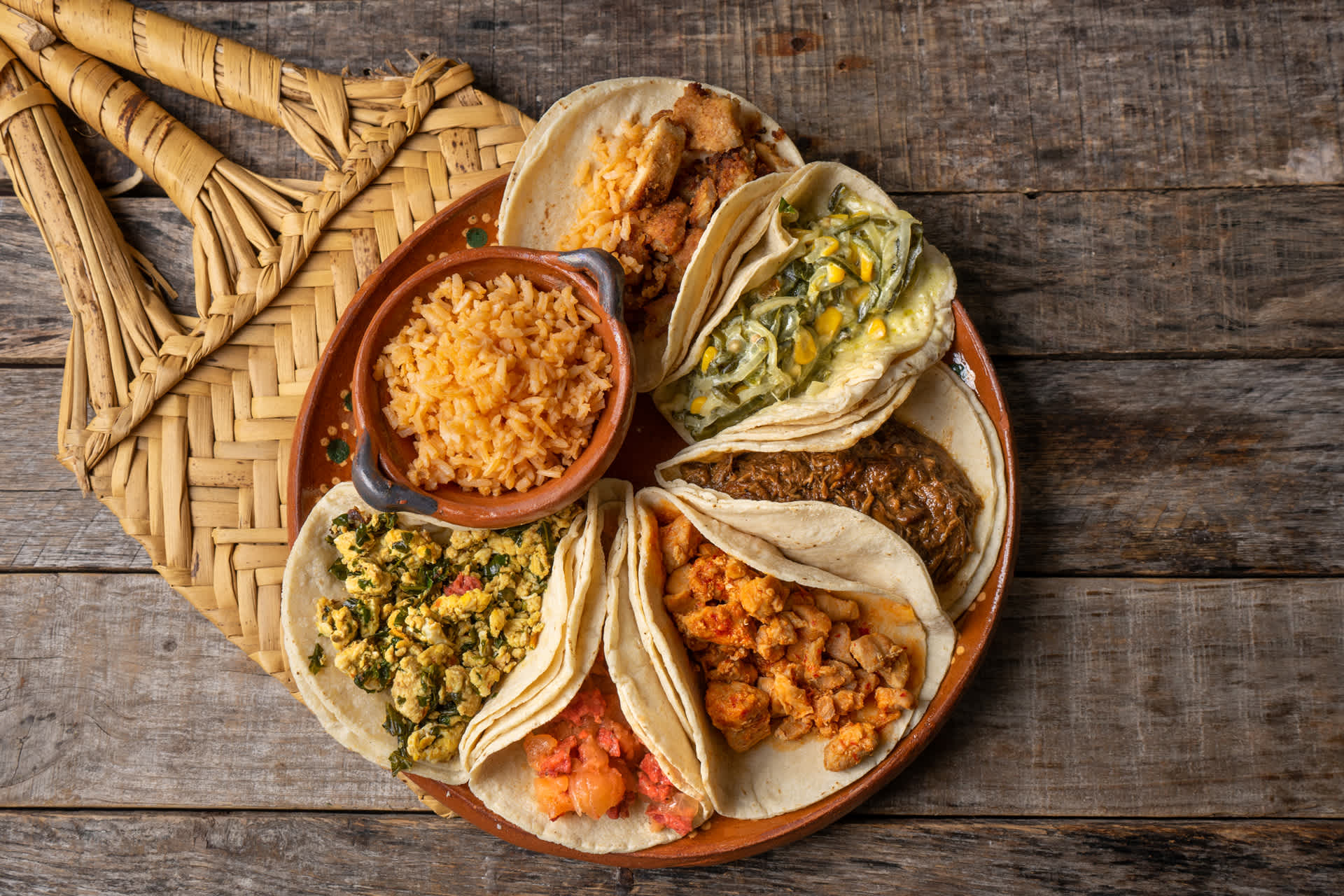 Todo Lo Que Deberias Conocer Sobre Los Tipicos Tacos De Guisado