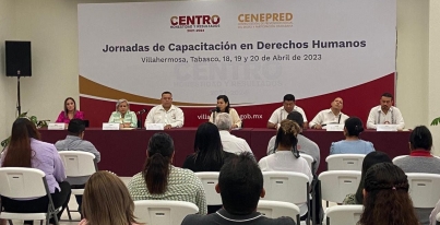 Capacitan CENEPRED y Ayuntamiento de Centro a servidores públicos sobre Derechos Humanos