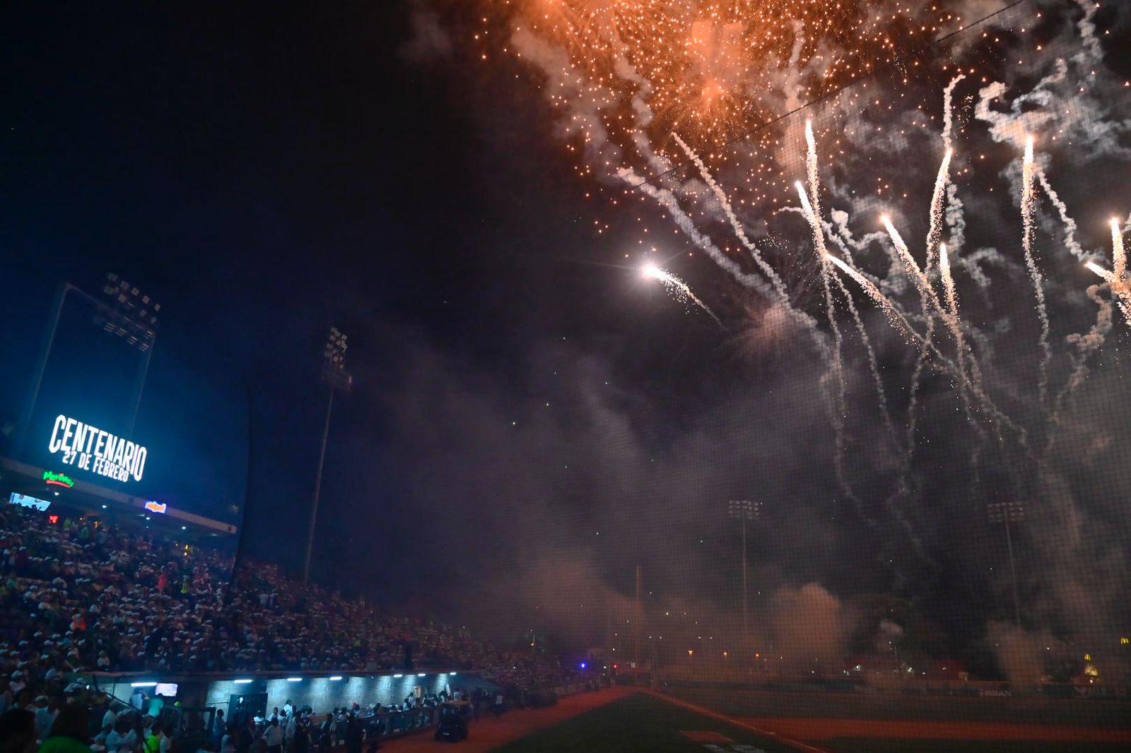 Se desata la olmecamanía; lanza gobernador merino pelota inaugural la revista del sureste mx Whatsapp Image 2023 04 26 At 7.26.54 Am 2