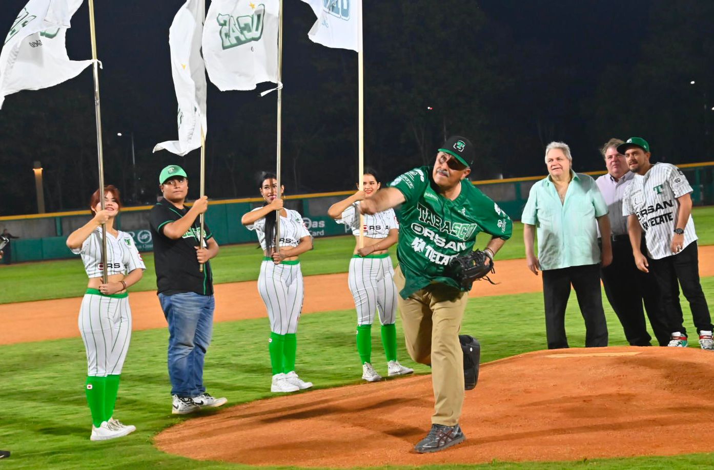Se desata la olmecamanía; lanza gobernador merino pelota inaugural la revista del sureste mx Whatsapp Image 2023 04 26 At 7.26.55 Am 1