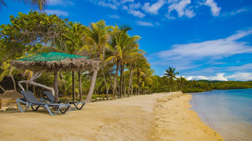 5 playas bonitas y baratas para visitar en vacaciones de verano con poco presupuesto