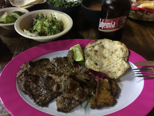 4 sabores imperdibles en tuxtla gutiérrez: un festín para tus sentidos tuxtla gutiérrez, chiapas la revista del sureste mx Cenaduria Dona Anita Sabor Chiapaneco Autentico