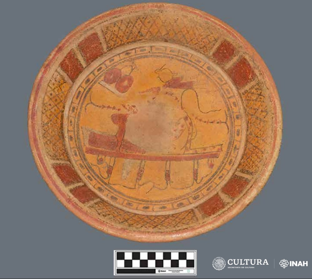 Descubren Plato Milenario Con La Representacion De Un Wahyi O Ser Protector En Cansacbe Campeche.inah