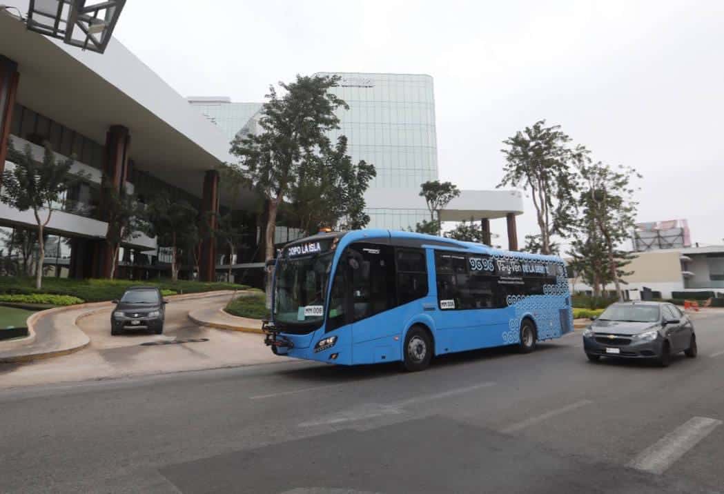 Yucatecos celebran la llegada del innovador transporte público "Va y Ven" a la ruta Centro-Copó-La Isla