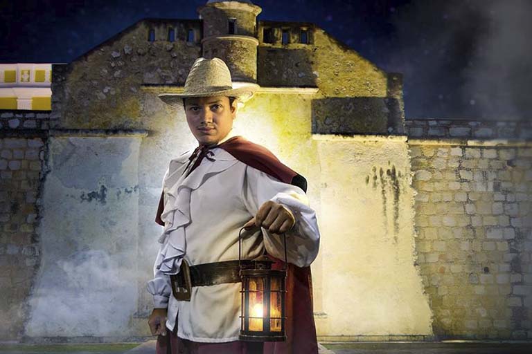 Sumérgete en la historia: vive la leyenda campeche en un recorrido nocturno por el centro histórico" la revista del sureste mx Vive La Leyenda Campeche
