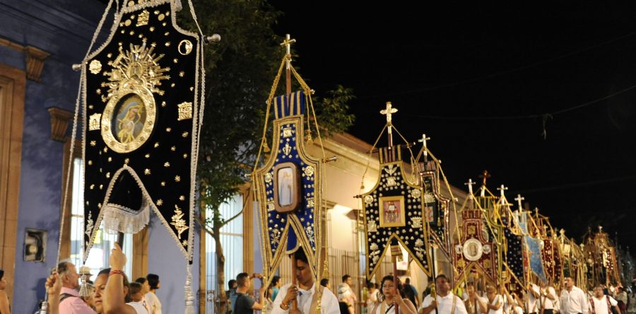 "Estandartes de Fe: La Emotiva Tradición de Semana Santa en Oaxaca"